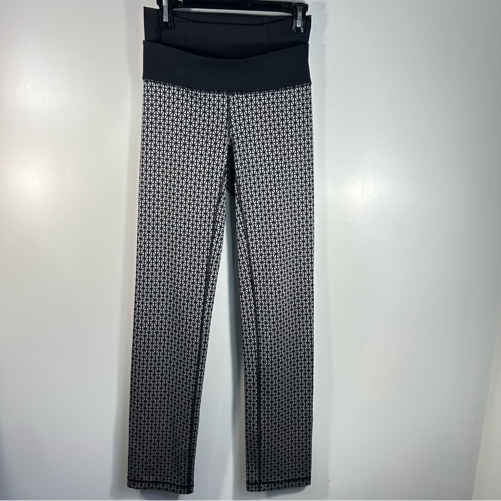 Lululemon High Waist Knit Geometric Slim Straight Pants Black Gray; Lulu Size 8